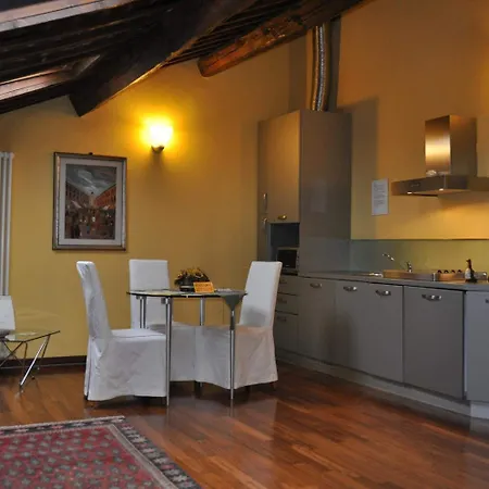 Piazza Nova Guest House-3